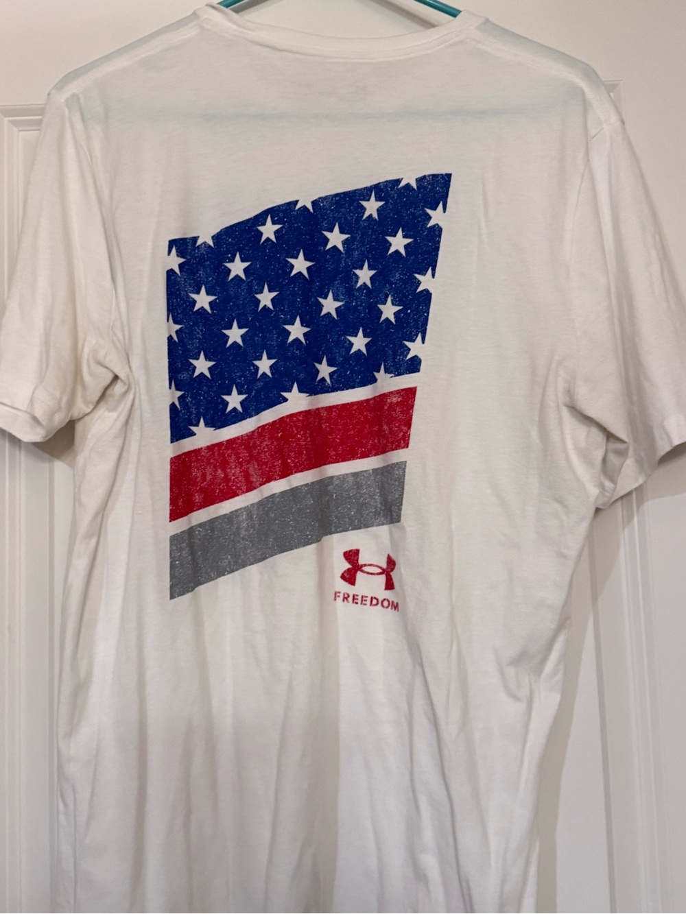 Under Armour Men's White 'Freedom' Graphic Tee - White/Red/Blue